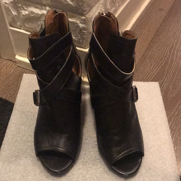 Bucked Black booties - Picture 3 of 5